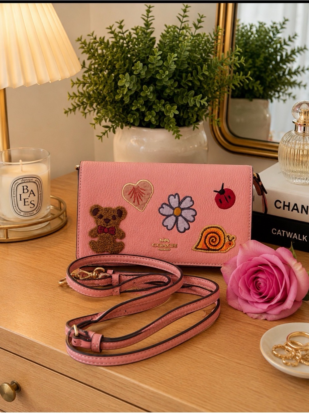 🌸 Adorable Coach Pink Crossbody Wallet 🌸